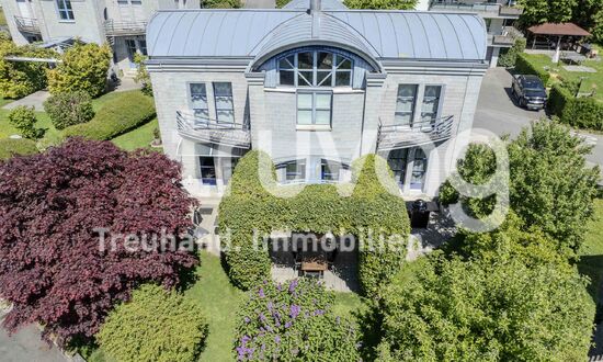 Freistehendes Einfamilienhaus mit Gartenoase