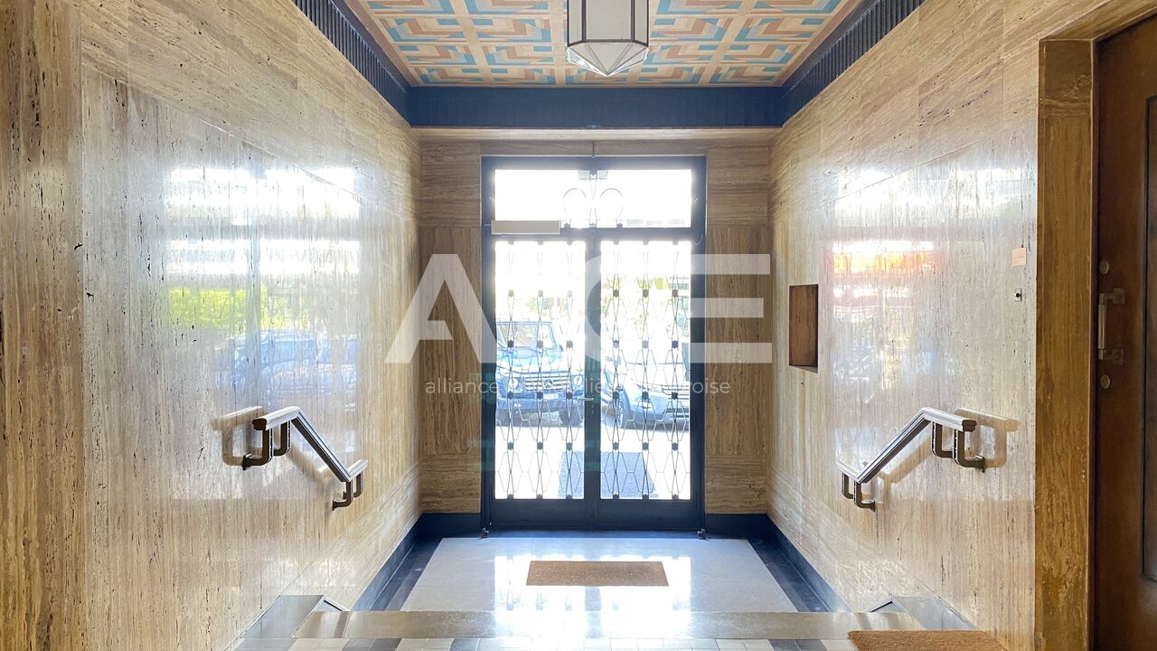 Old renovated 6.5 room apartment in Champel.