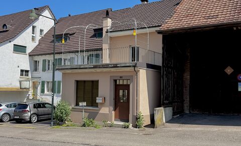 Totalsaniertes Einfamilienhaus mit Charme im Herzen von Ettingen