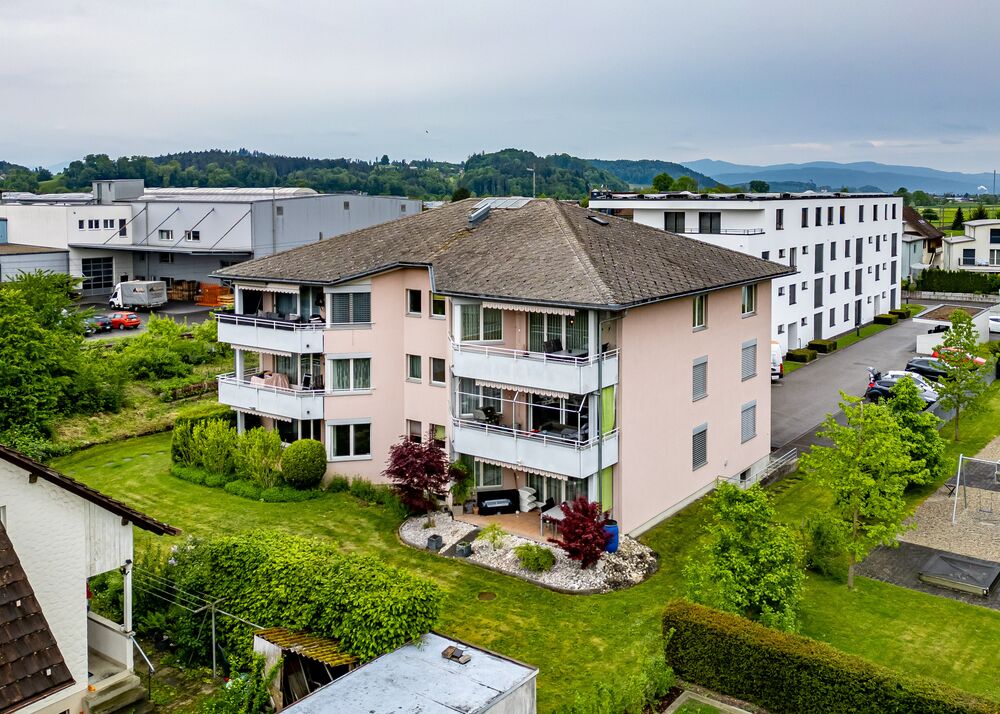 Zentrale und charmante 4.5-Zimmer-Wohnung