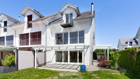 Juli 2025: Eck-Einfamilienhaus, Vermarktungsdauer 3 Wochen