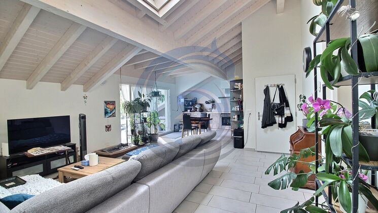 CHARMANT & SPACIEUX APPARTEMENT 4,5 PCES AVEC BALCON AU DERNIER ETAGE CHARMANT & SPACIEUX APPARTEMENT 4,5 PCES AVEC BALCON AU DERNIER ETAGE