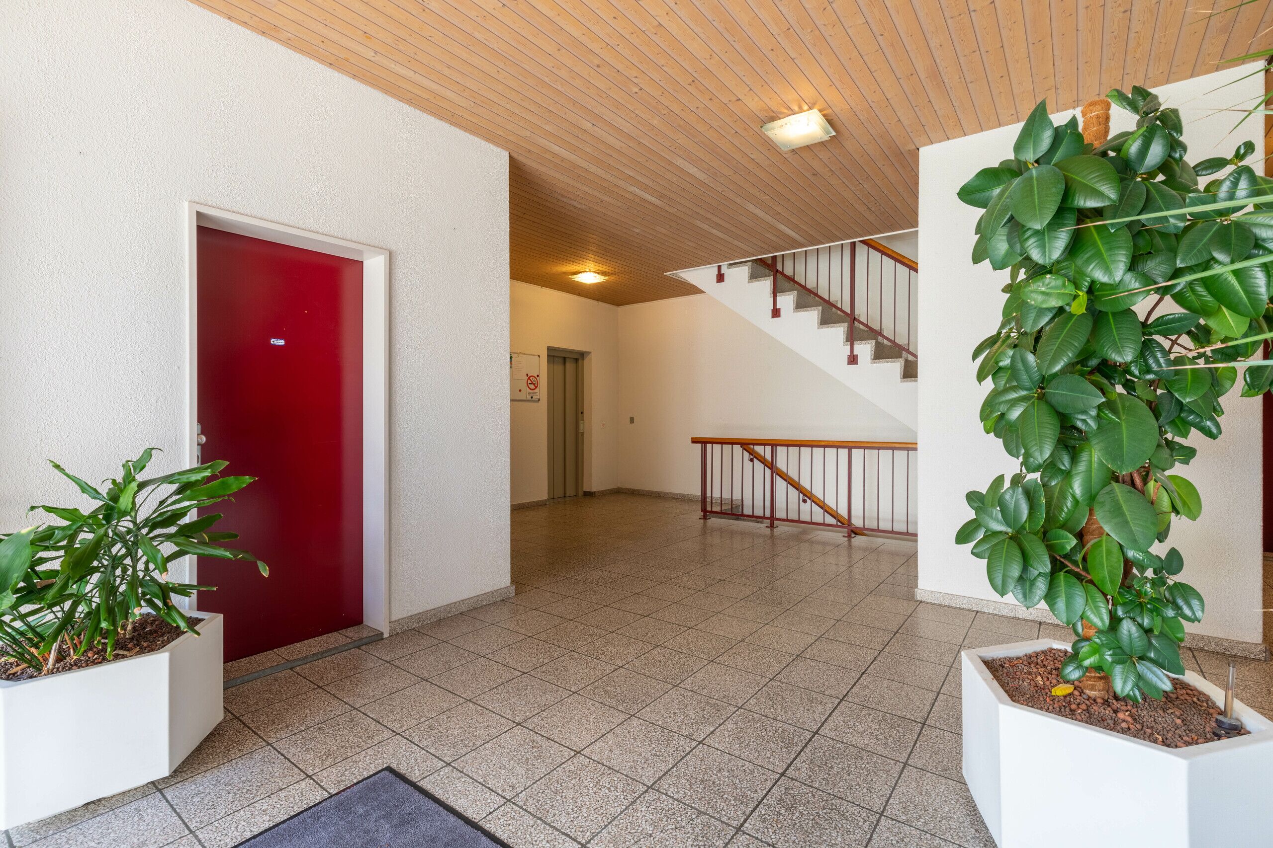 Hauseingang MFH Kantonsstrasse 27