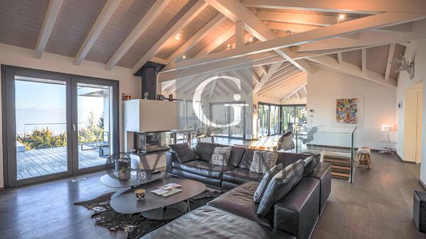 Splendid villa with panoramic views of the lake and the Alps