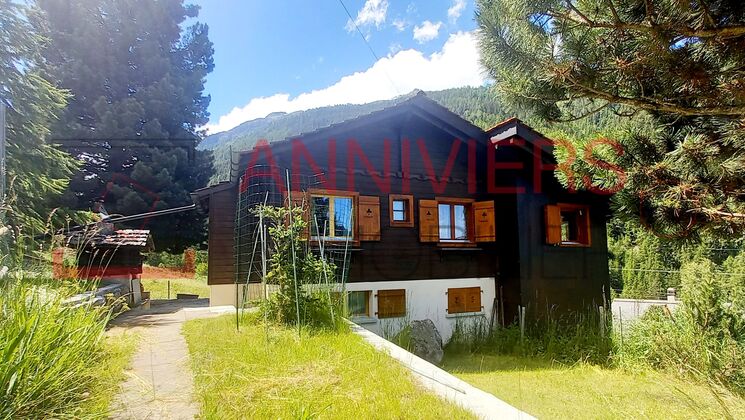 Chalet à vendre à Ayer, calme et ensoleillé, avec vue