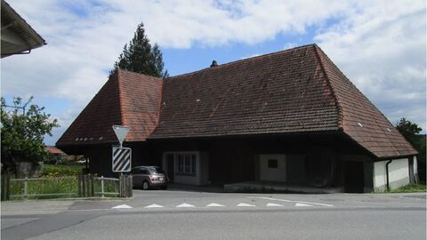 Qualitätsvolles Bauernhaus: Viel Umschwung 5'313 m2.