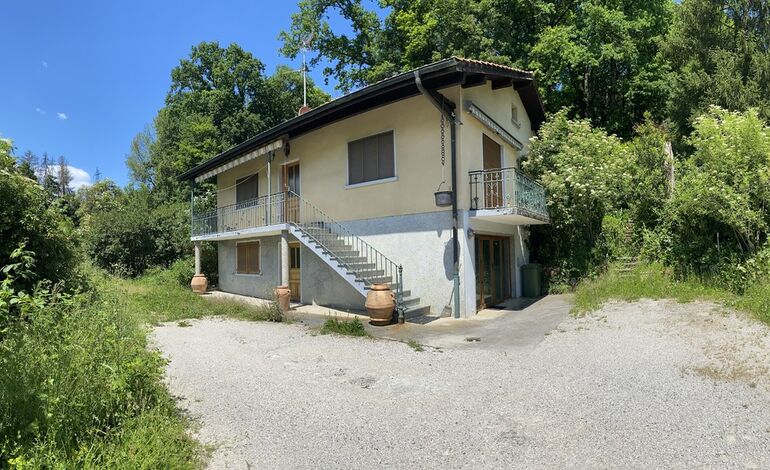 Villa à rénover sur une vaste parcelle