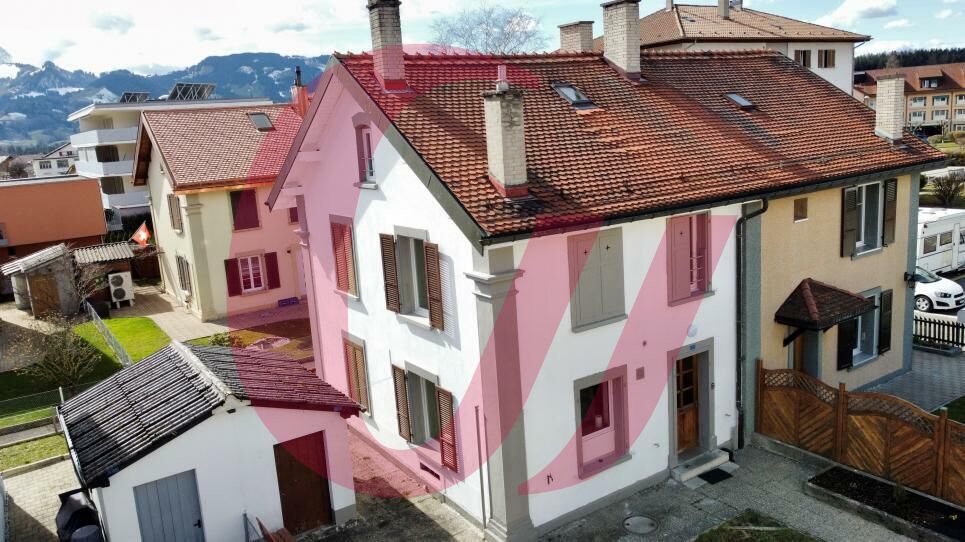 Villa jumelée à proximité du centre de Broc !