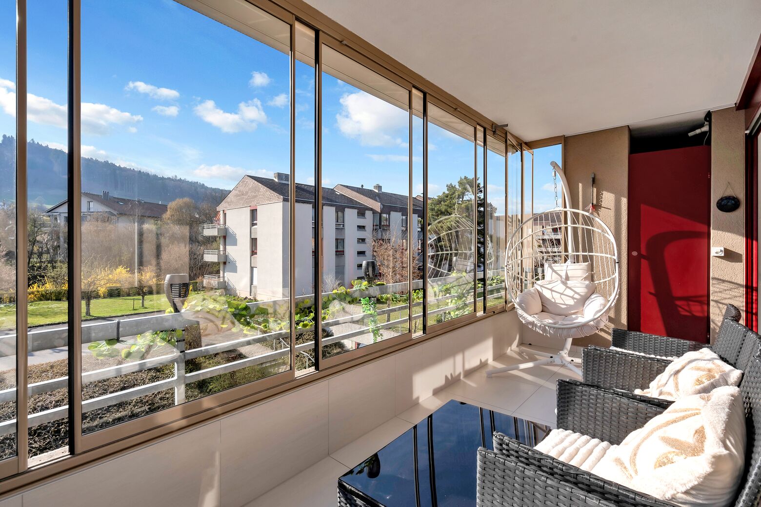 Verglaster Balkon (10 m2) mit Westausrichtung