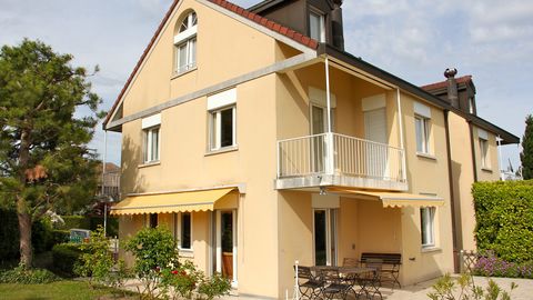 Twin house CH-1296 Coppet