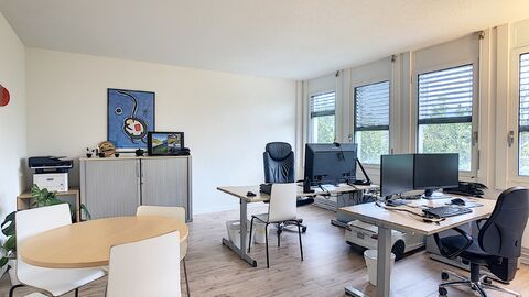 Au sein de la zone industrielle Le Trési, à louer deux jolis bureaux