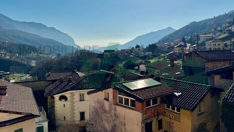 Splendida proprietà con antico palazzo, casetta rustica e bel giardino