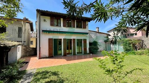 Lovely house with garden in the old part of the village on the lake