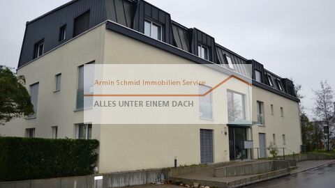 Neuwertige 3 1/2-Zimmerwohnung mit grossem Balkon