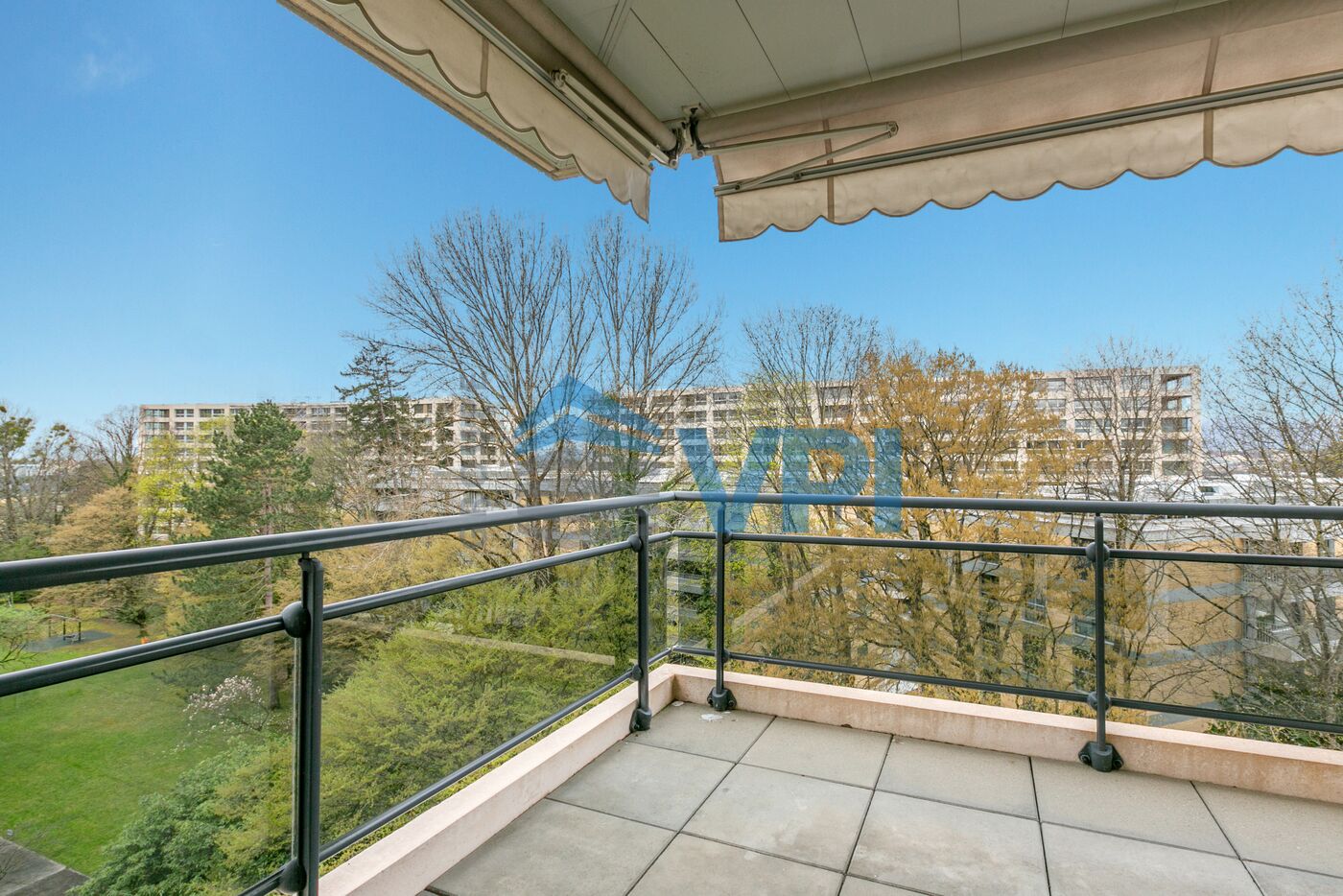 En exclusivité - Magnifique appartement proche de L'ECOLINT