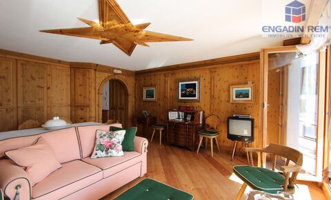 Residential idyll with Swiss stone pine panelling – 3.5-room second ho