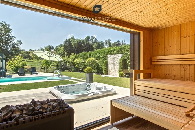 Anwesen mit Sauna und Luxus-Umschwung