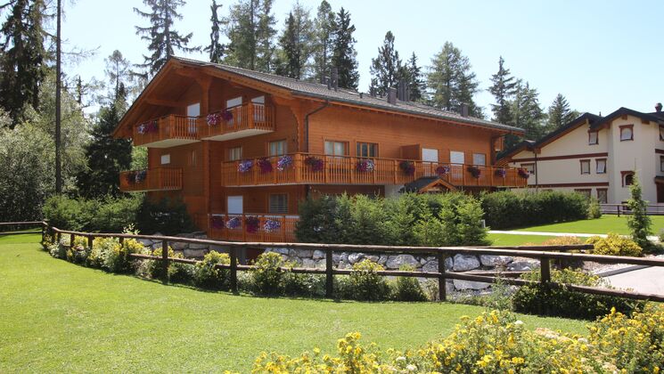 Condominium apartment CH-3963 Crans-Montana, Route du Golf 144
