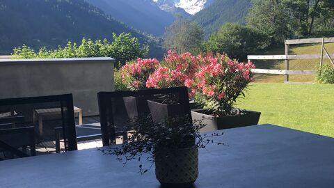 Magnifique chalet avec bon ensoleillement à St Jean