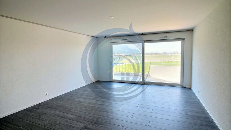 SPACIEUX ET LUMINEUX APPARTEMENT MODERNE 2,5 PIÈCES AVEC GRAND BALCON