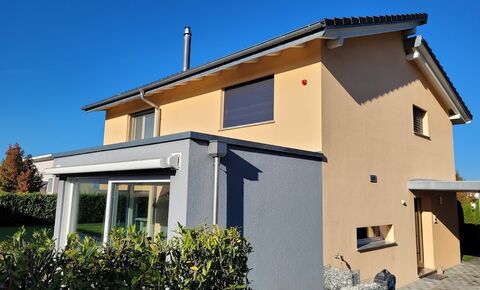 A VENDRE A PAYERNE
Belle villa individuelle
avec piscine
