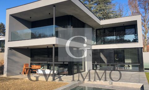 Superb contemporary villa