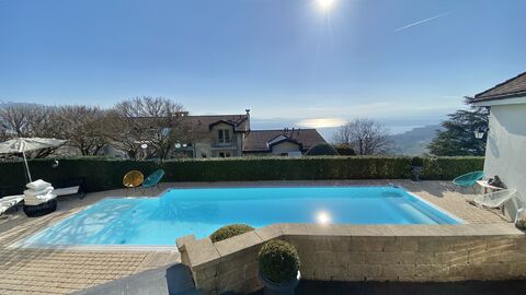 Superbe villa rénovée. Confort, Vue panoramique, sans nuisance
