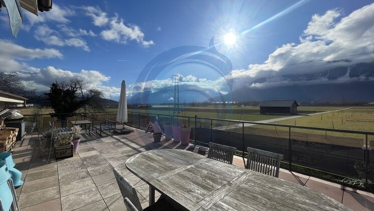 BEL APPARTEMENT DE 4,5 PIÈCES AVEC SPACIEUSE TERRASSE