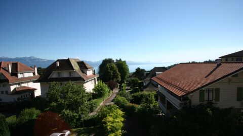 Bel appartement de 5 pièces au 2ème étage avec vue sur le lac