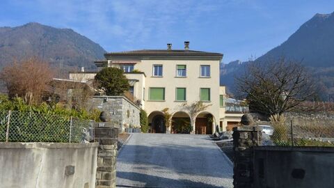 Große Art-Deco-Villa mit Seeblick