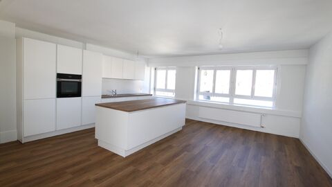 Spacieux et lumineux appartement de 149 m2 avec vue totalement rénové