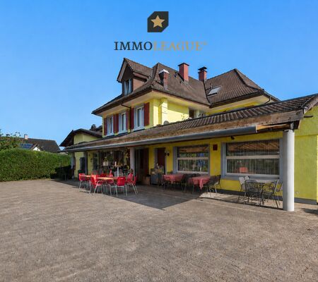 Die weitläufige Terrasse lädt zum Verweilen ein und zeigt, wie viel Raum der Bühlhof auch unter freiem Himmel für gesellige Nutzung bietet.