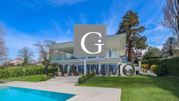 Stunning contemporary villa with panoramic view of the lake