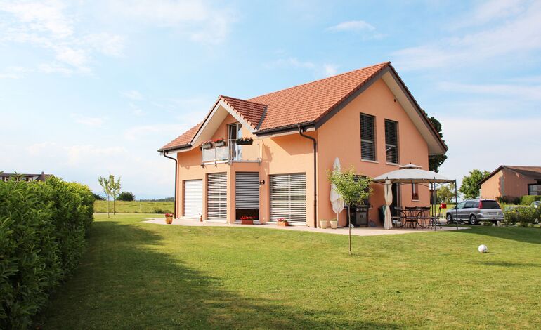 Villa moderne de 6.5 pièces avec terrain constructible