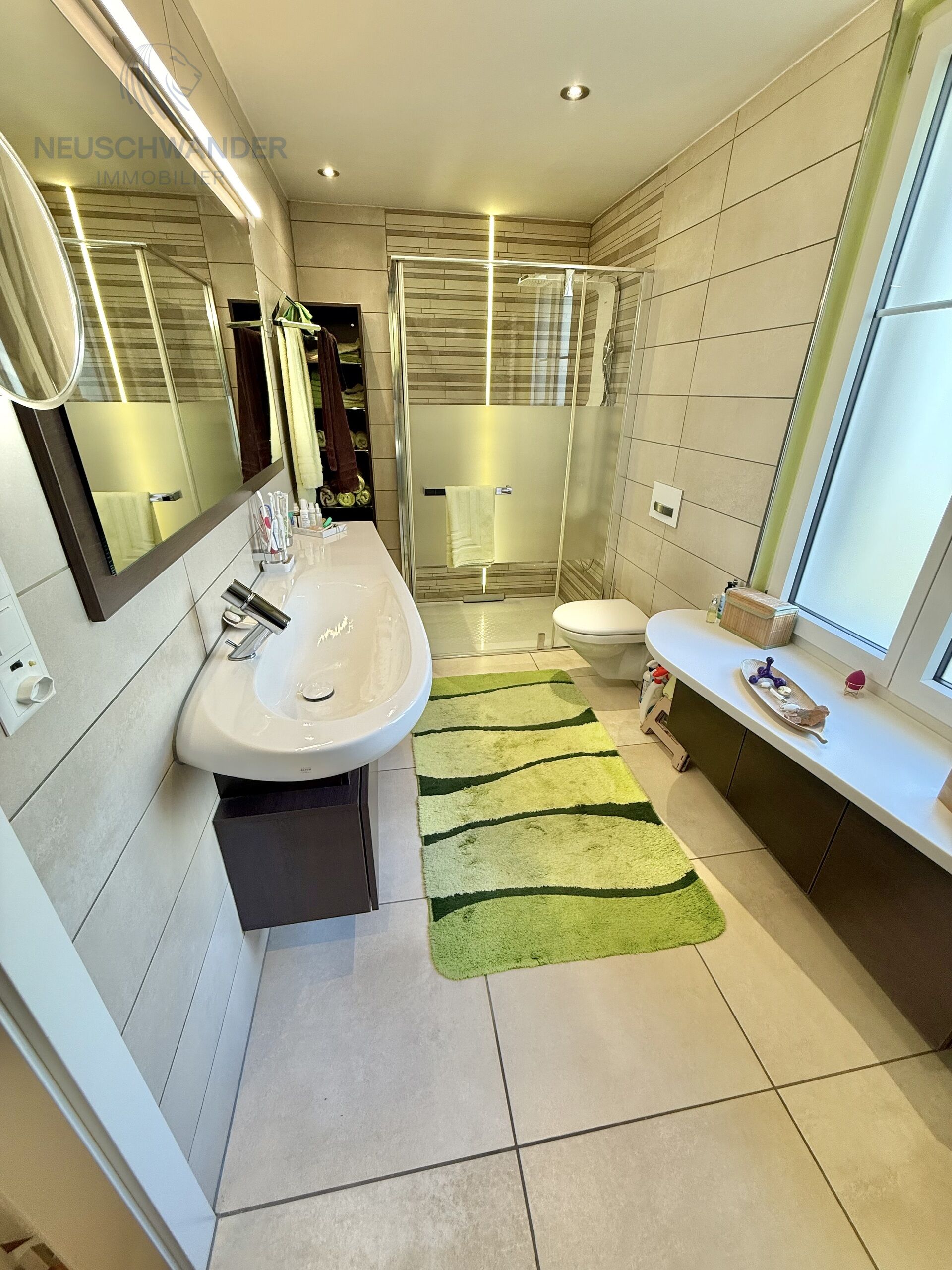 fully equipped bathroom