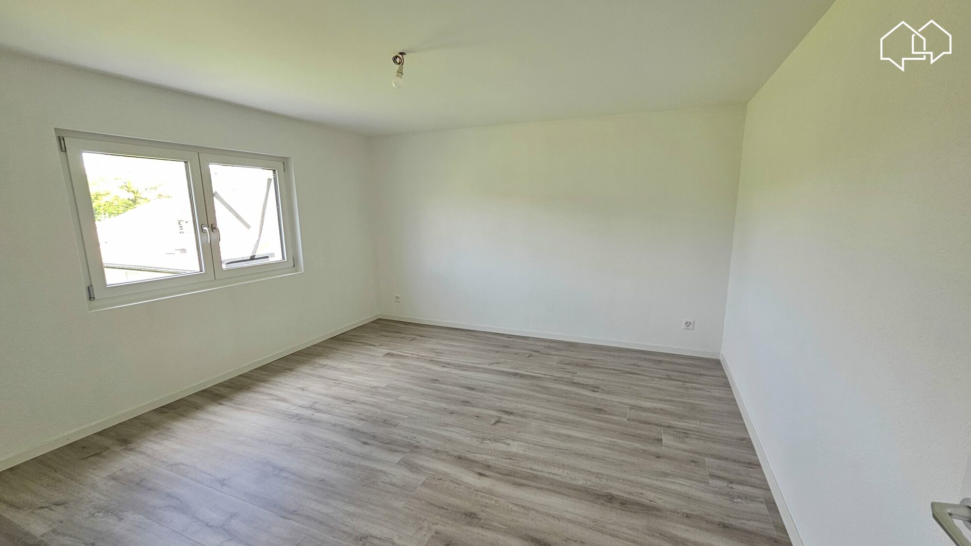 3.5 pièces 1er étage (immeuble rénové)