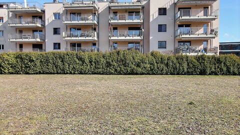SPACIEUX ATTIQUE TRAVERSANT DE 3,5 PCES AVEC BALCON ET GRANDE TERRASSE