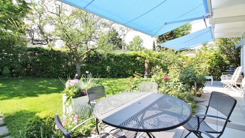 FREISTEHENDES BUNGALOW MIT IDYLLISCHEM UMSCHWUNG