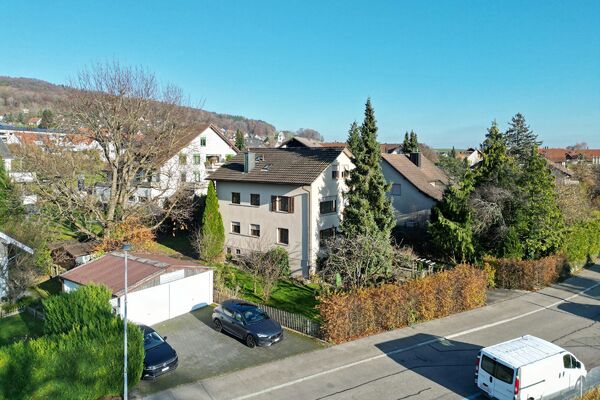 2-Familienhaus mit schönem Garten