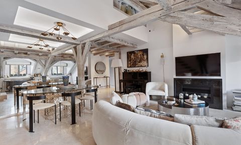 Exclusivity: Very nice duplex in the old town