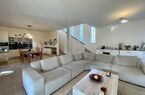 Elegant and large two-family villa in a very sunny and quiet locaton