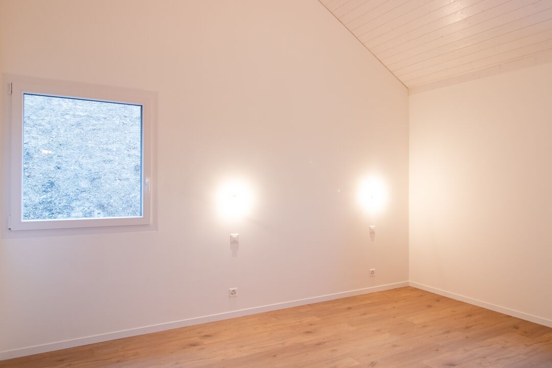 Projet immobilier à Valeyres avec 2 maisons construites, la chambre