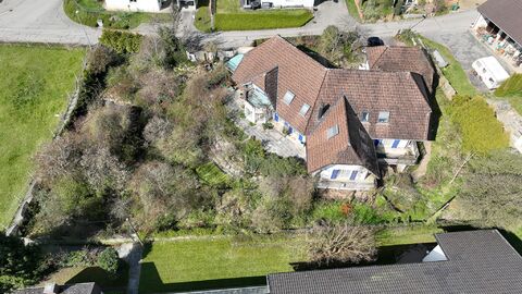 Grosszügige Villa mit Charakter, Garten & viel Potenzial in Stüsslingen
