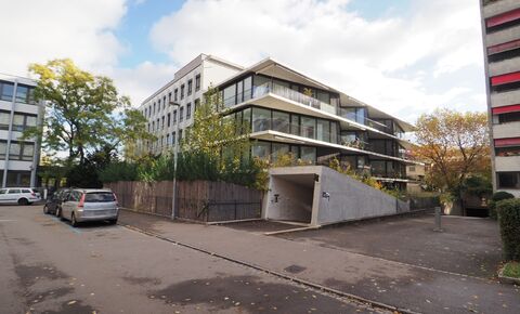 Appartement moderne avec balcon et place de parking souterrain