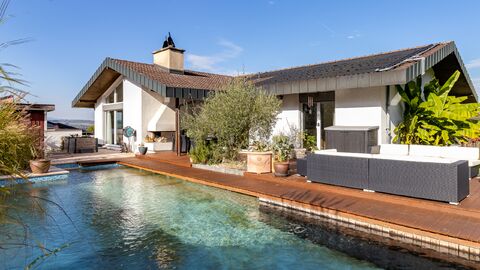 7.5 Zimmer Villa mit Pool und Ausbaupotential