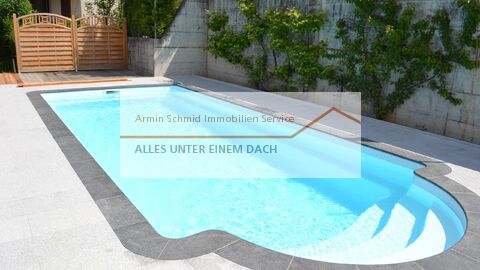 Freistehendes, top Einfamilienhaus mit grossem Schwimmbad