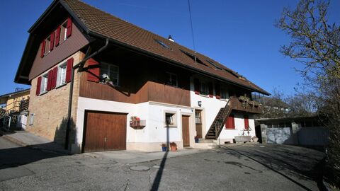 Dreifamilienhaus (ehemaliges Bauernhaus)