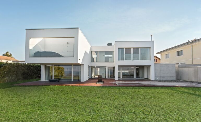 Villa contemporaine de 6.5 pièces à deux pas du lac