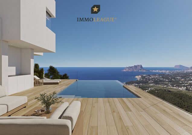 Wo das Kristallblau des Pools auf das endlose Azurblau des Mittelmeers trifft.