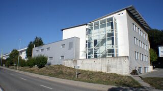Immeuble administratif d'env. 1'350 m² + 22 places de parc extérieures